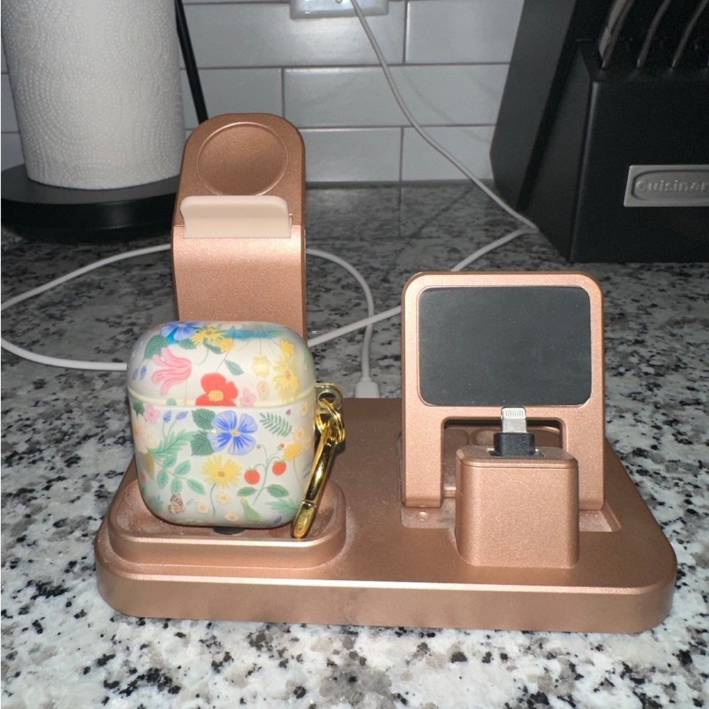 Apple Device Charging Station